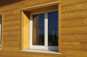 Fabricant de fenêtres bois et bois alu sur mesure - Image d'une fenêtres Confort bois Alu Double vitrage, posée