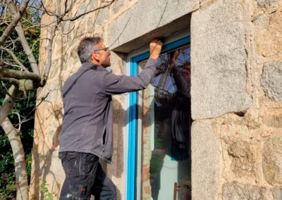 Fenêtres bois alu double vitrage à Ambierle - Chantier participatif Twiza