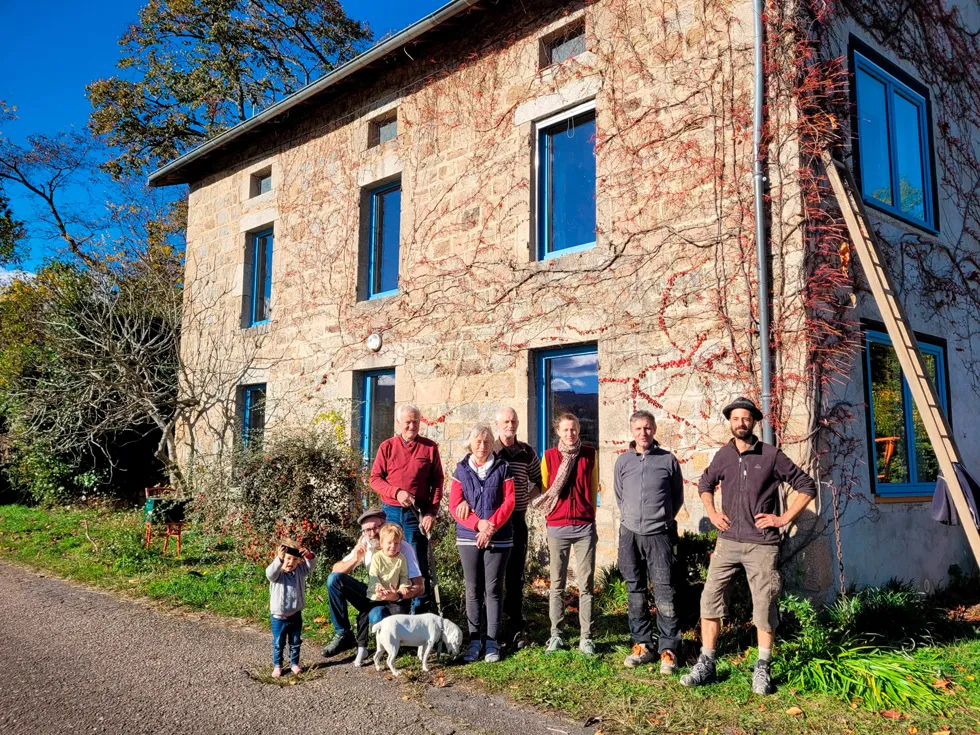Fenêtres bois alu double vitrage à Ambierle - Chantier participatif Twiza