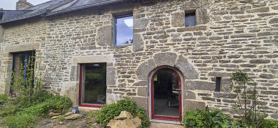 Fenetre bois double vitrage Camelewood à Quily (1) Tilby Vattard photographe - Fenêtres Caméléwood en bois avec triple vitrage installées au Grand-Bornand – maison contemporaine